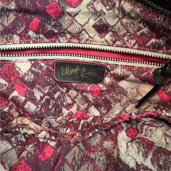 Elliott Lucca Stylish Black Leather Tote Bag - Picture 8 of 12